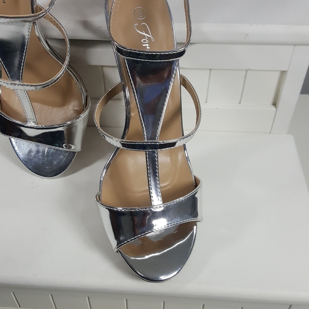 FOREVER T-STRAP DRESS SANDAL - Picture 3 of 5